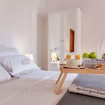 Arenula Luxury