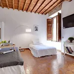 Arenula Luxury